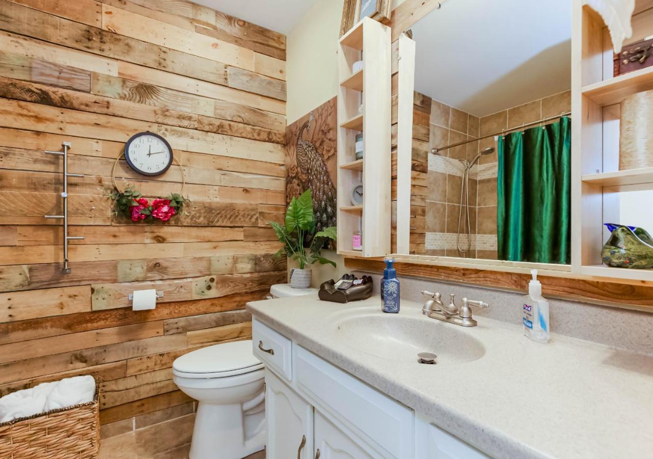 Becky & Marvels 420 Stay - Private Room Kansas City Exteriör bild