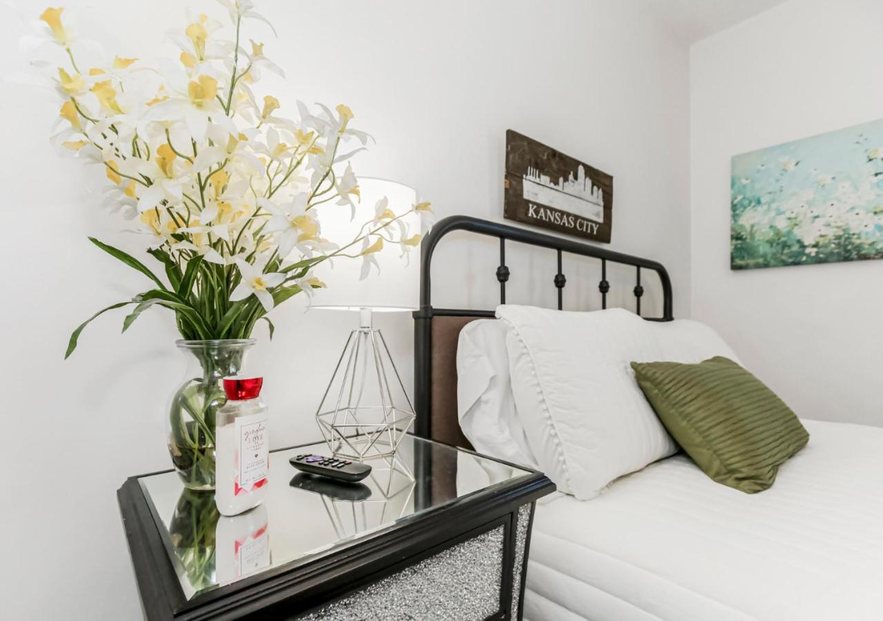 Becky & Marvels 420 Stay - Private Room Kansas City Exteriör bild