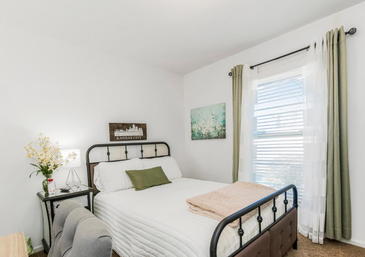 Becky & Marvels 420 Stay - Private Room Kansas City Exteriör bild