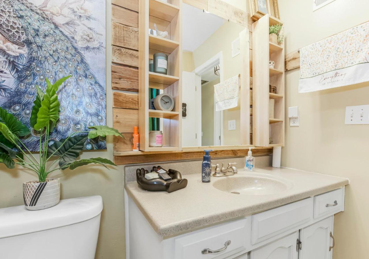 Becky & Marvels 420 Stay - Private Room Kansas City Exteriör bild