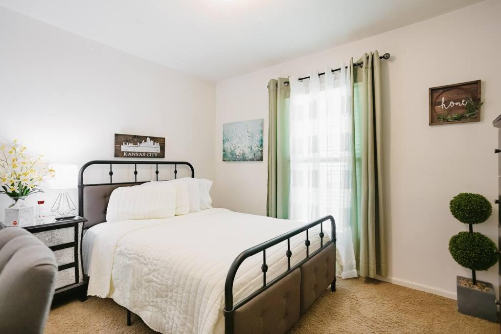 Becky & Marvels 420 Stay - Private Room Kansas City Exteriör bild